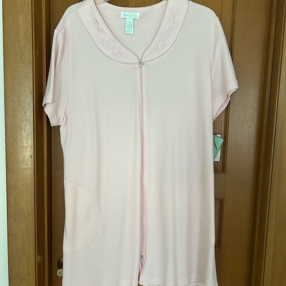 SHORT SLEEVE ROBE - pink Vanity Fair front zipper 2X